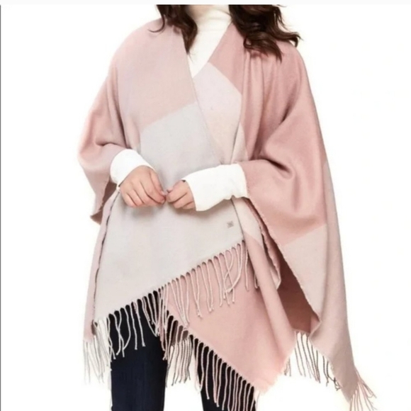 SOIA & KIO Color Block Fringe Poncho - Picture 1 of 10